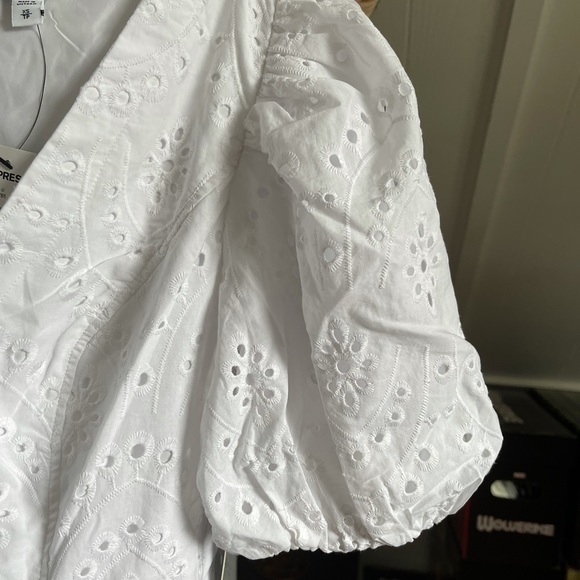 EXPRESS Eyelet Puff Sleeve Romper XS - Picture 4 of 6